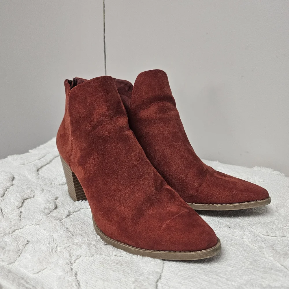 Sun + Stone Rust Orange Ankle Booties Fall Autumn Chic Pumpkin Size 7